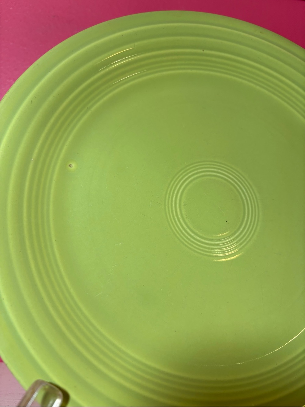 VINTAGE Retired Fiesta Ware HLC Chartreuse Green Ceramic Dinner Plate GUC Retro